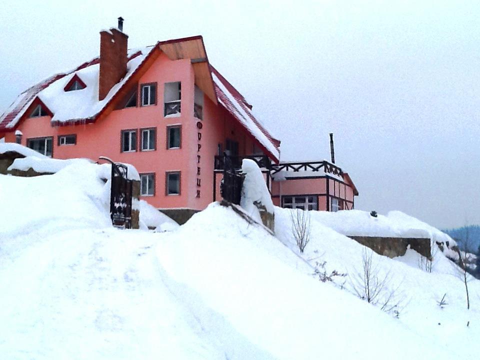 Hotel Fortetsya Slavske Exterior photo